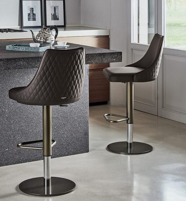 Clara stool