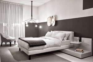 24---Meridiani---salone-2018---cliff-modular-bed---ida-small-armchair-1600x1100(1)