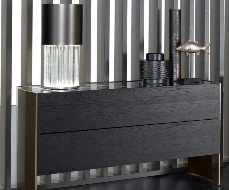 Milvian dresser