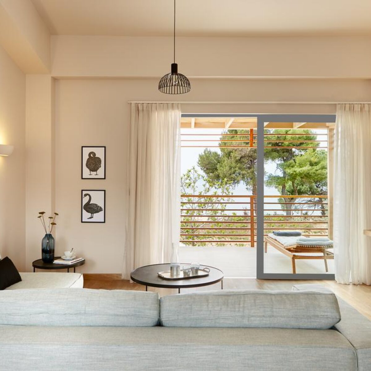 Elivi Hotel