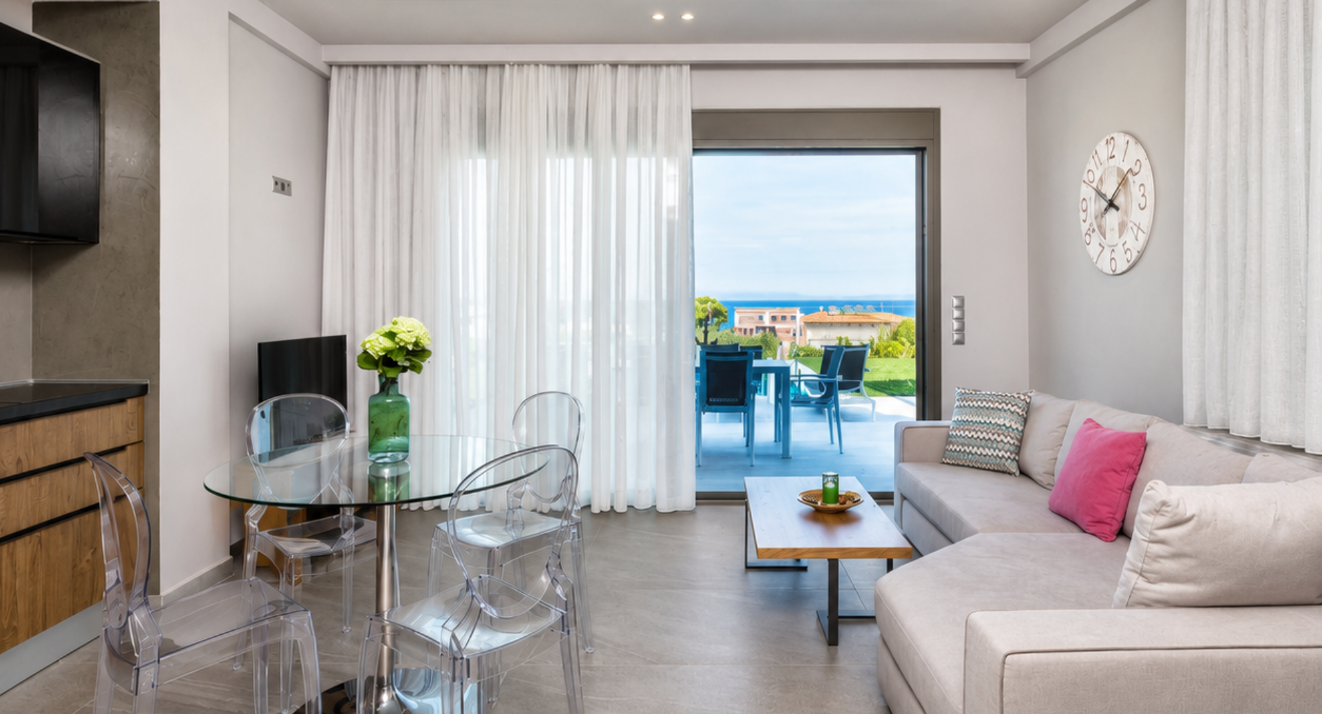 Mira Mare Deluxe Residences