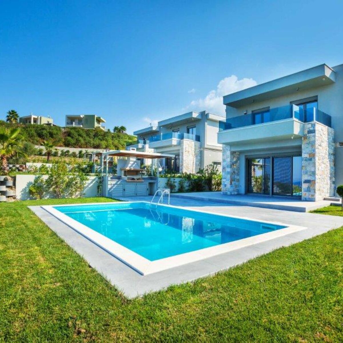 Mira Mare Deluxe Residences