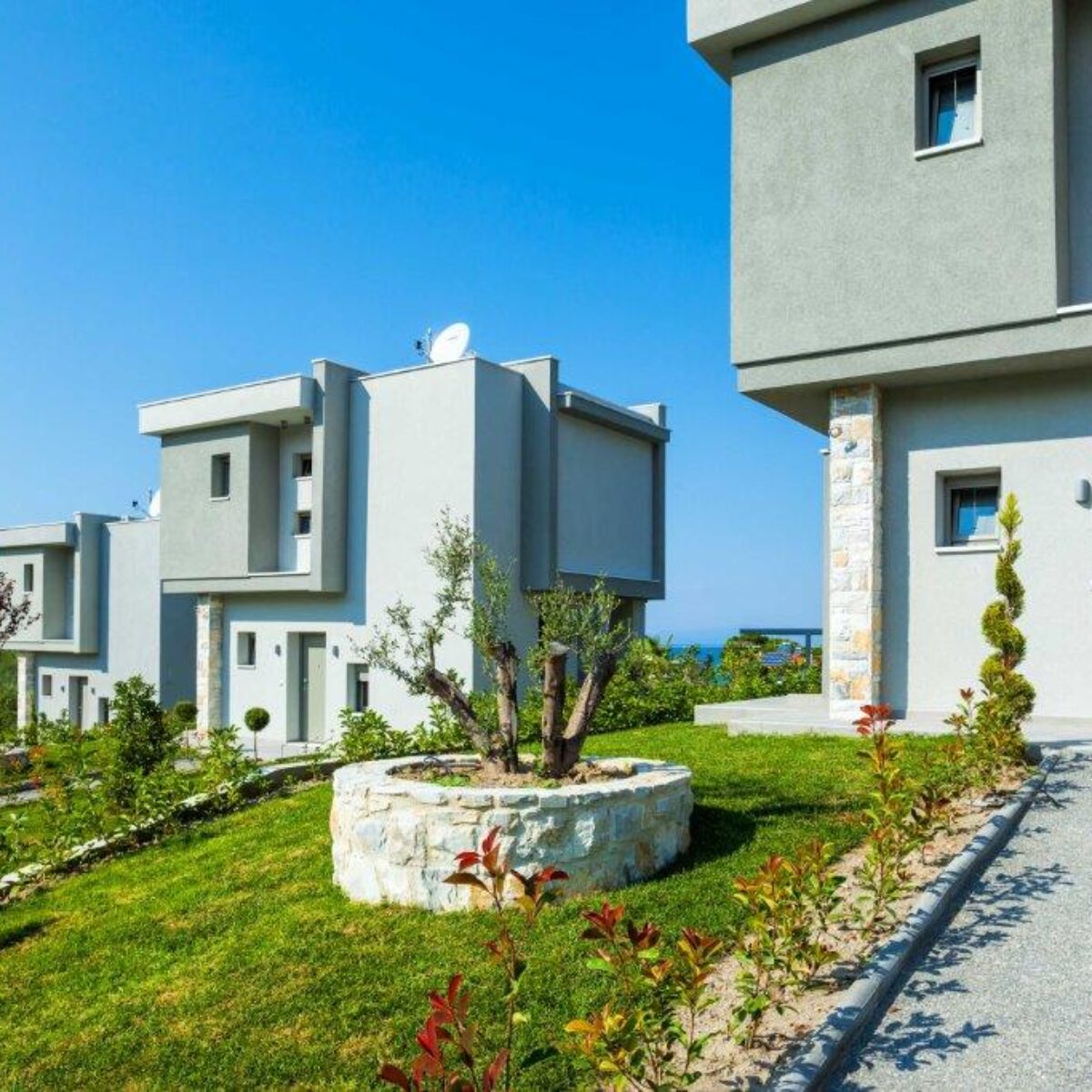 Mira Mare Deluxe Residences