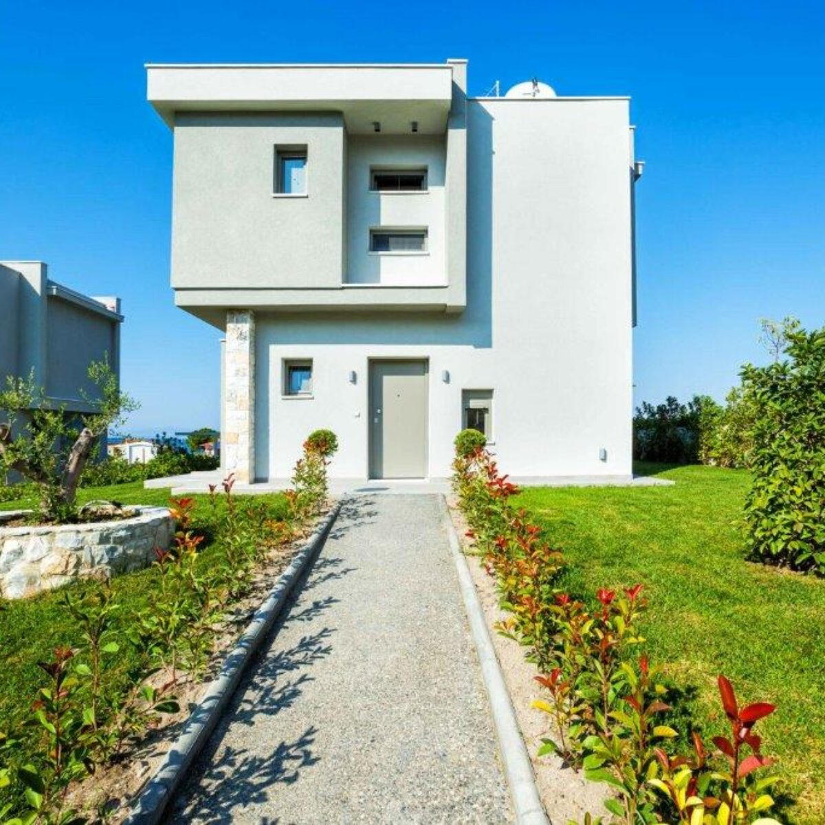Mira Mare Deluxe Residences