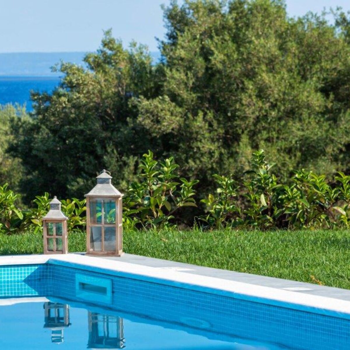Mira Mare Deluxe Residences