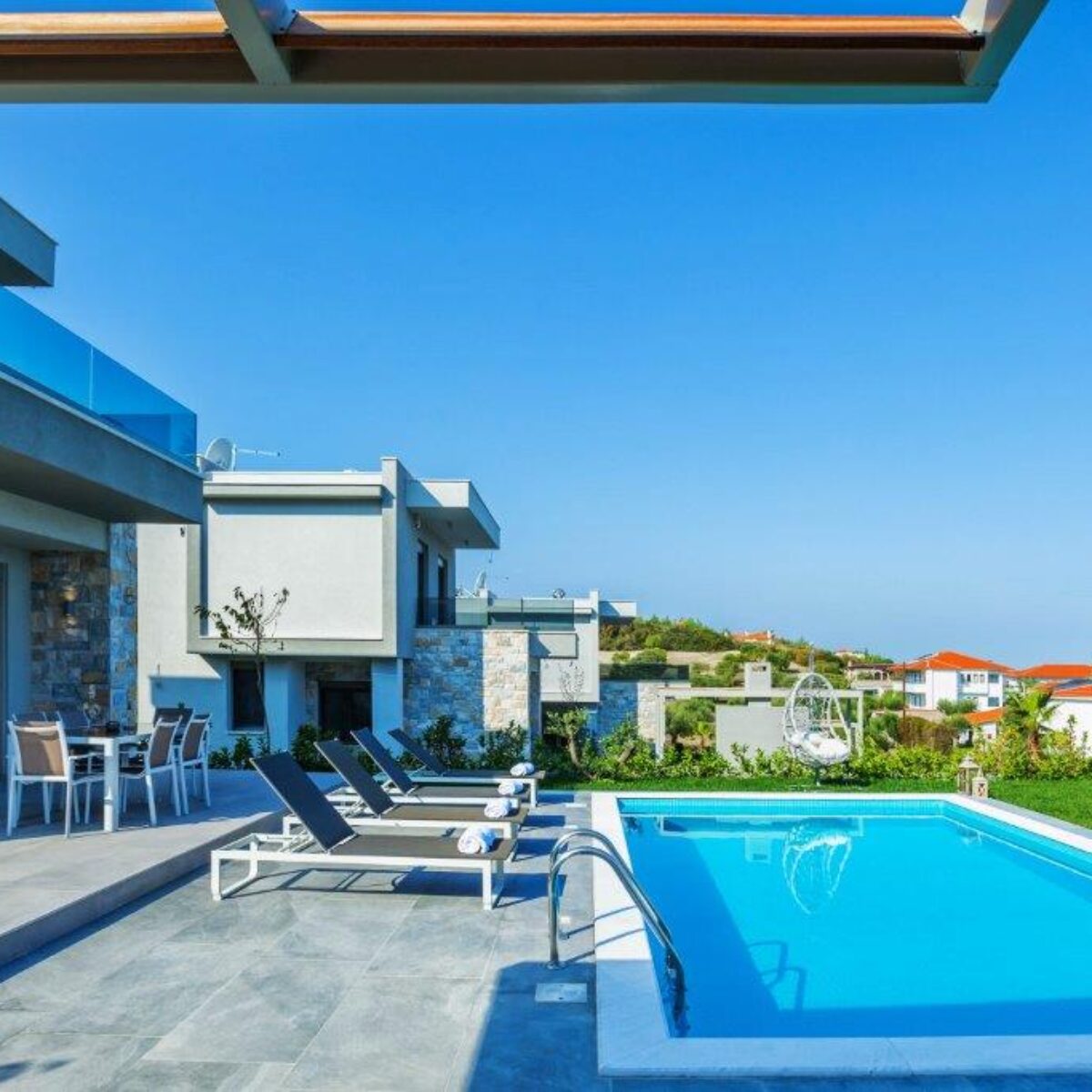 Mira Mare Deluxe Residences