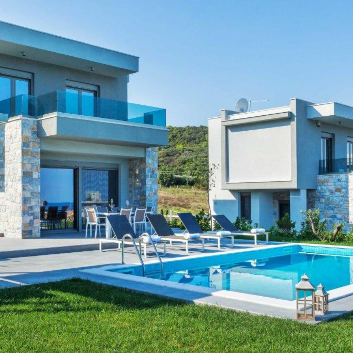 Mira Mare Deluxe Residences