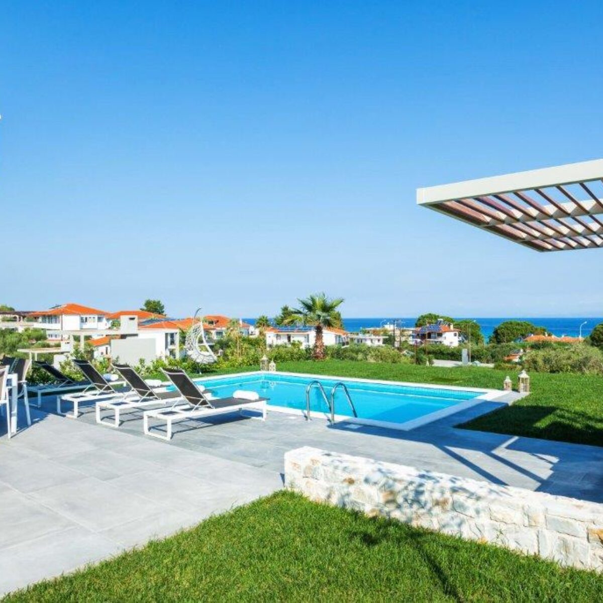 Mira Mare Deluxe Residences