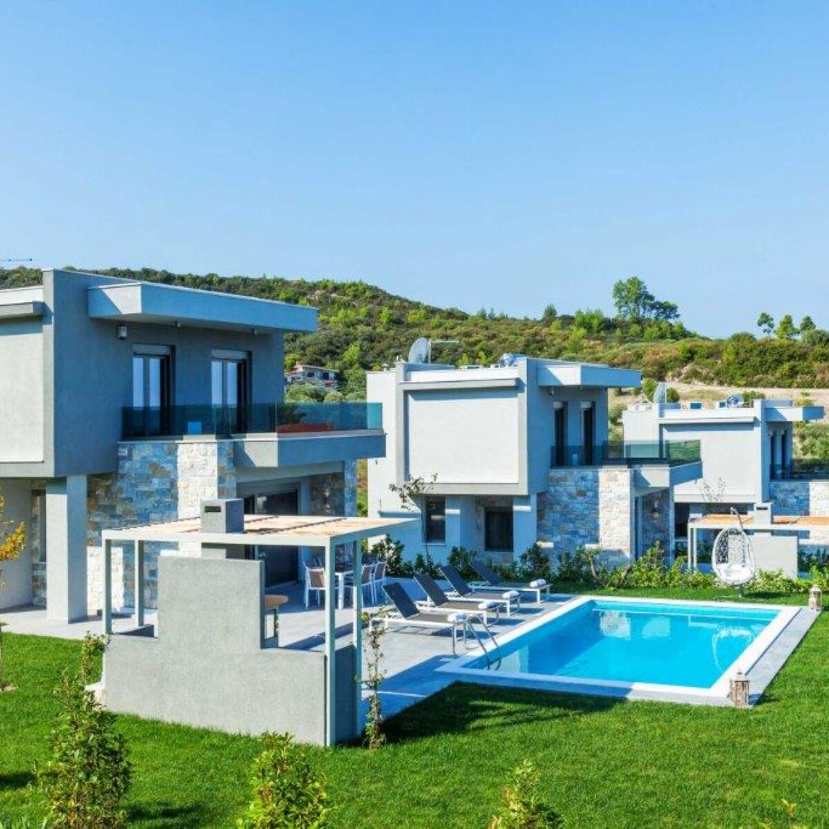 Mira Mare Deluxe Residences