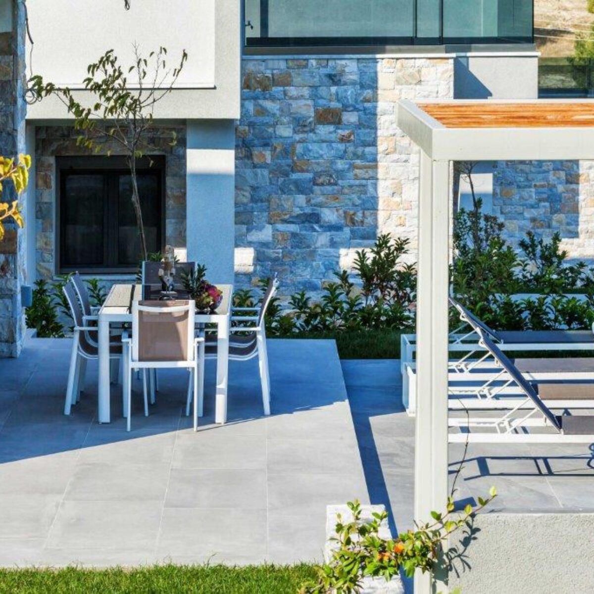 Mira Mare Deluxe Residences