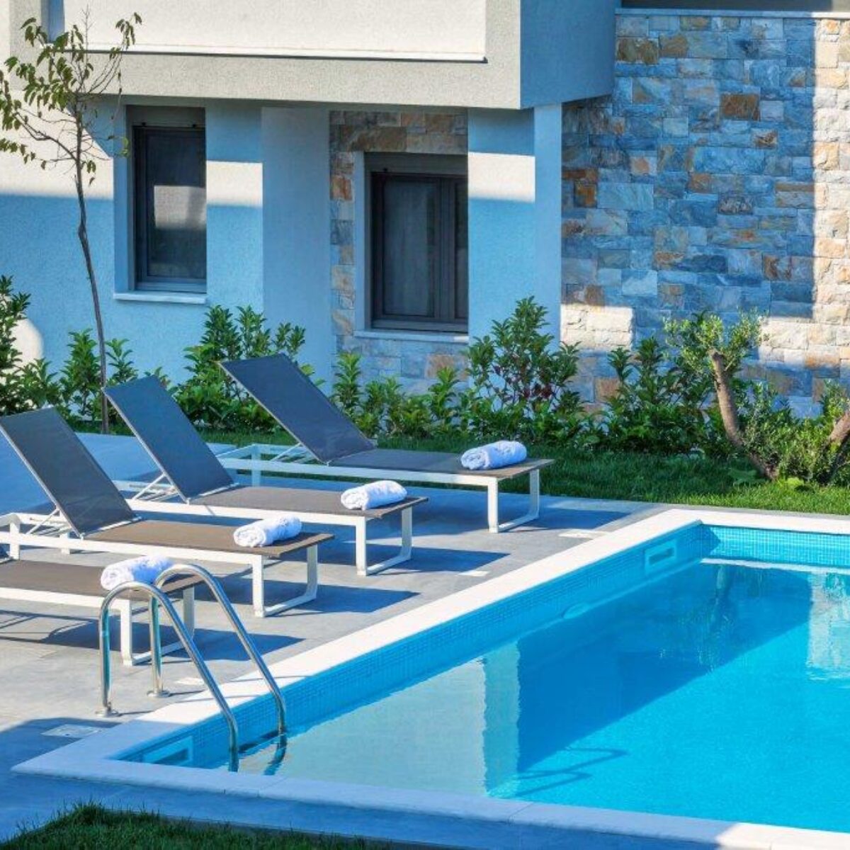 Mira Mare Deluxe Residences