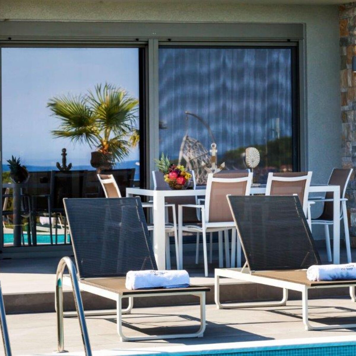 Mira Mare Deluxe Residences