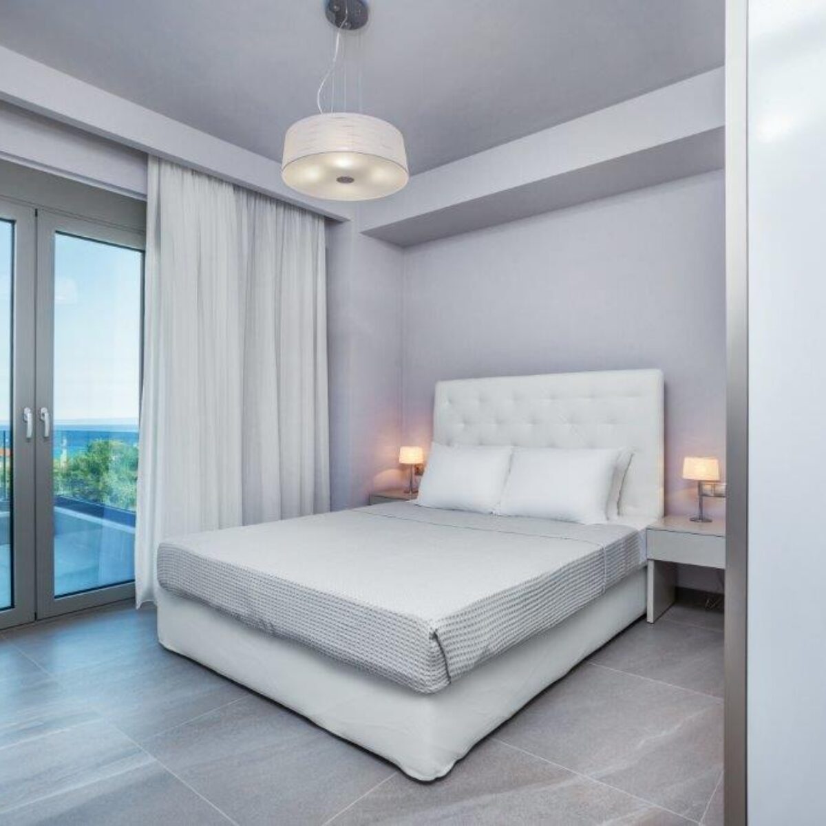 Mira Mare Deluxe Residences