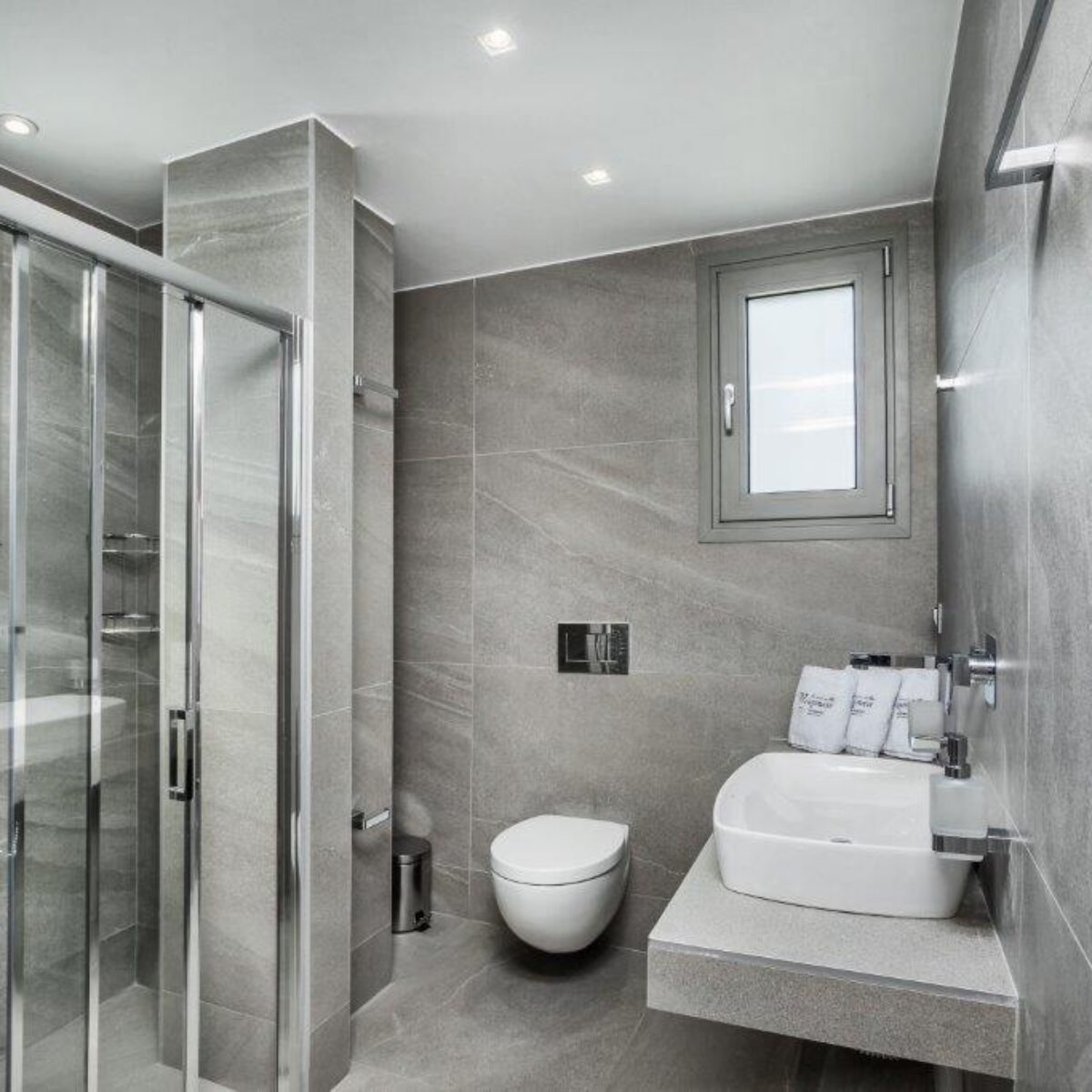 Mira Mare Deluxe Residences