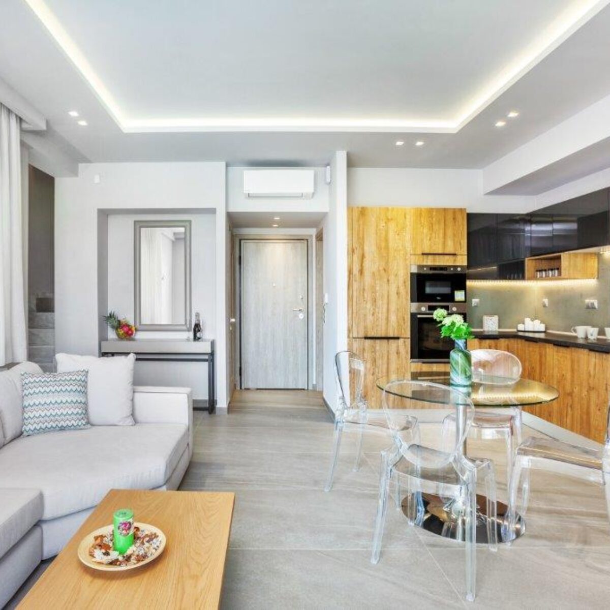 Mira Mare Deluxe Residences