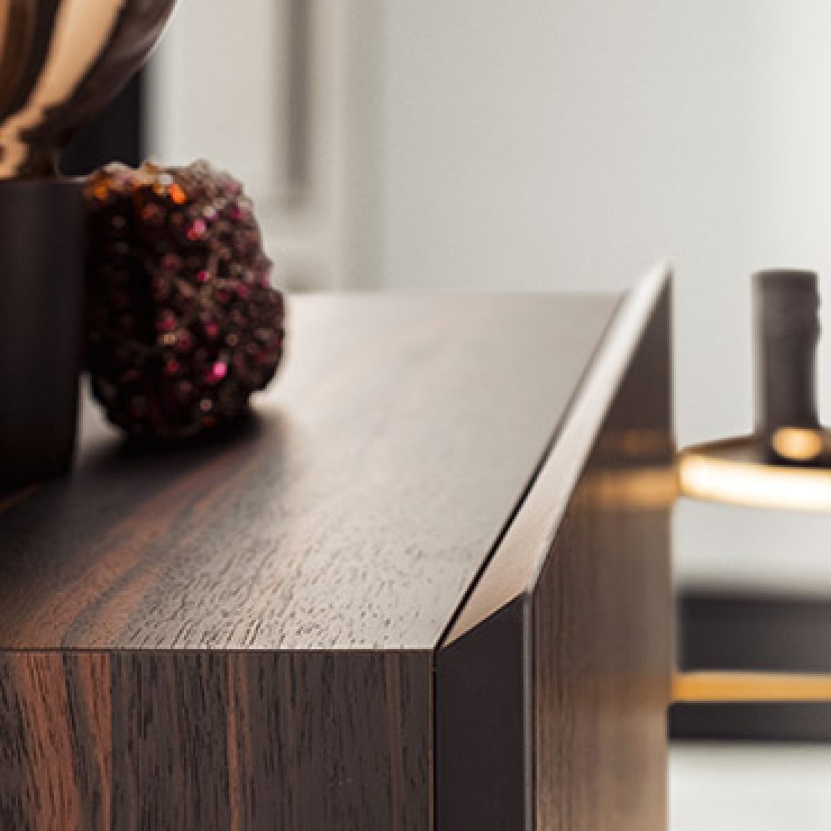 Tosca dresser