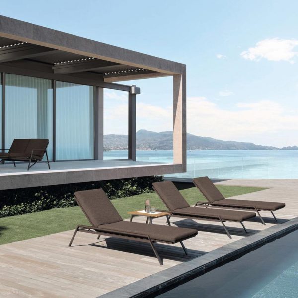 cottage-sunbed