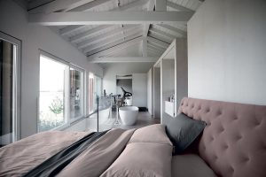 Duke Bed
