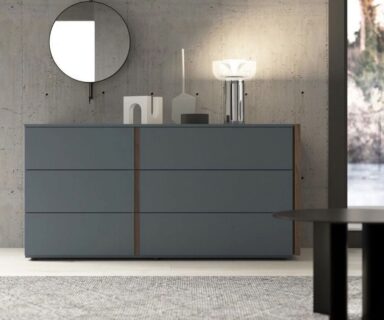 Hood dresser