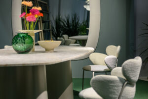 Vida Armchair